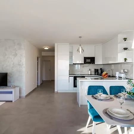 Apartament Marko - New Sea View With Free Parking