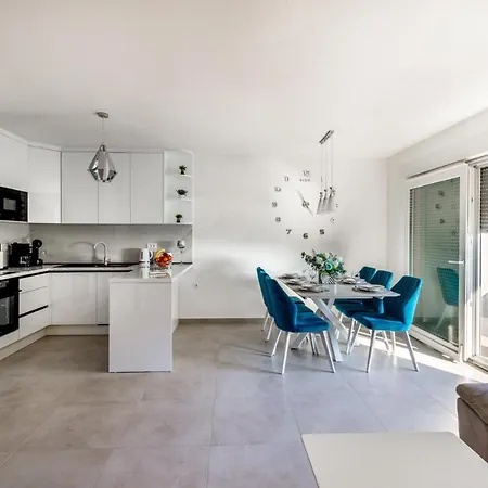 Apartment Marko - New Sea View With Free Parking Makarska